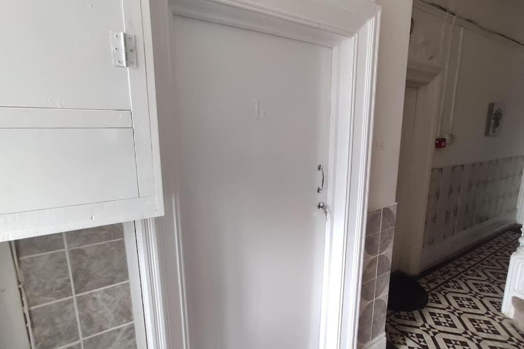1 Bedroom Studio In A Supurb Area Of Cardiff Exteriér fotografie